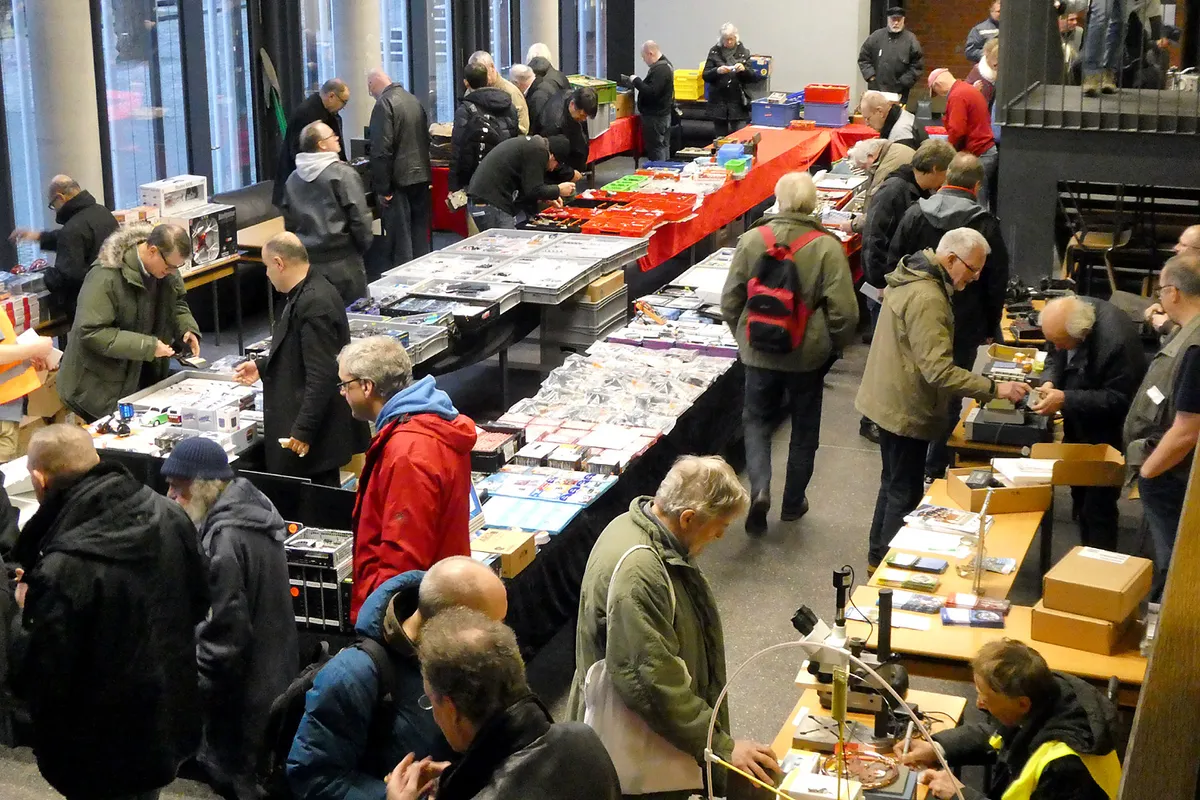 Flohmarktstände mit Funktechnik