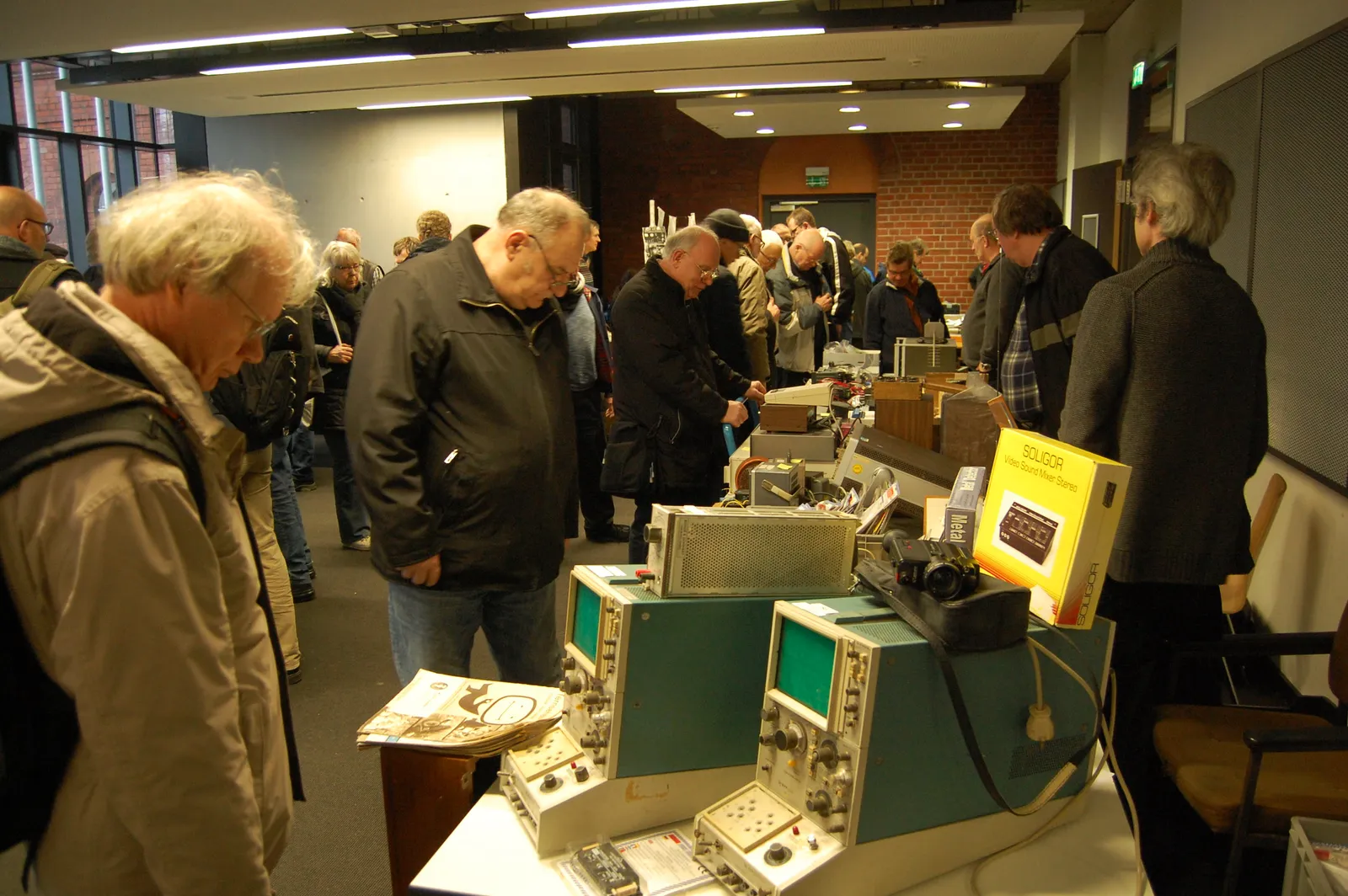 Oszilloskop auf dem Amateurfunk Flohmarkt in Harburg