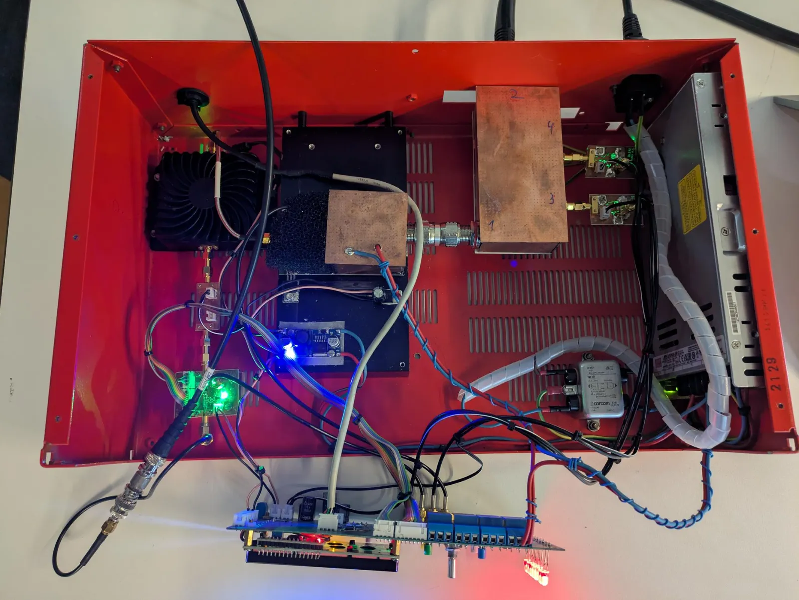 QO-100-Breitbandverstärker des Assembly IHF-Institut